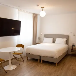 Les Rebelles 3* Paris